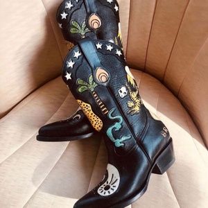 New! Brothers Vellies Yin Yang Doodle Boot Size 8